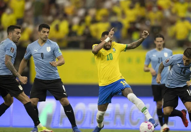 Brasil e Uruguai se enfrentam na noite desta terça-feira