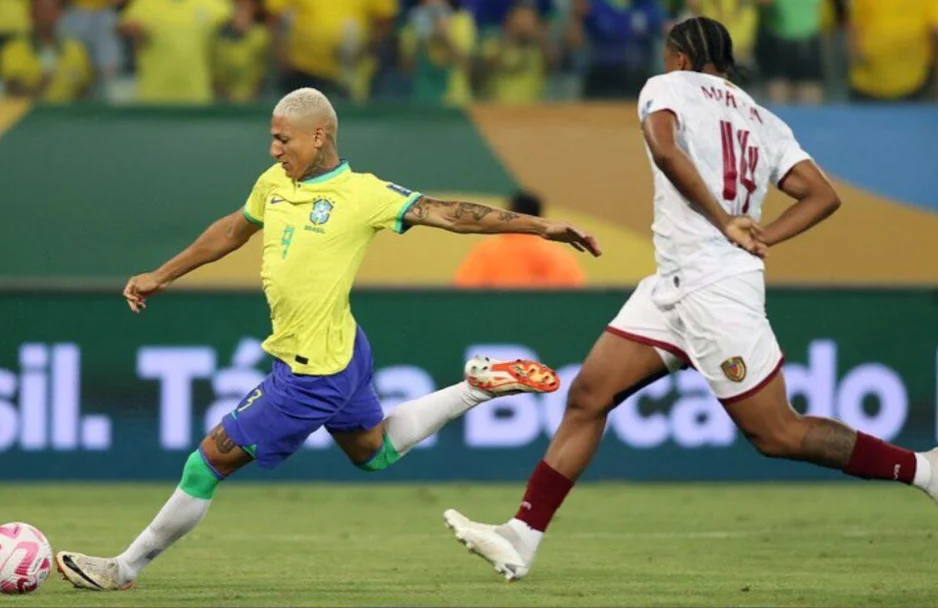 Brasil e Venezuela se enfrentaram na noite desta quinta-feira (12)