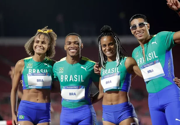 Brasil fica com a prata no revezamento 4x400m