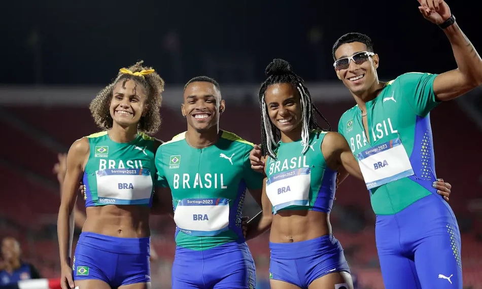 Brasil fica com a prata no revezamento 4x400m