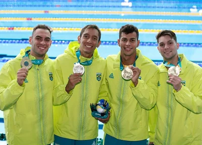 Brasil leva ouro no revezamento 4x200m masculino