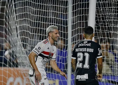 Calleri foi o autor dos dois gols do São Paulo em cima do Corinthians