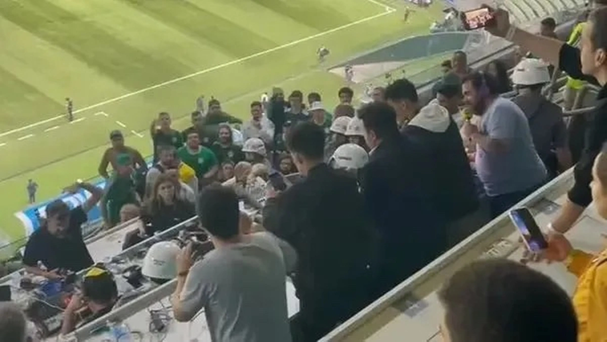 Confusão em zona destinada aos jornalistas