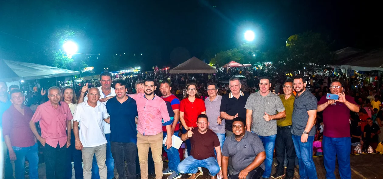 Deputados Flávio Nogueira, Merlong Solano e Flávio Nogueira Júnior estiveram presentes na XIV Expofeira de Joaquim Pires