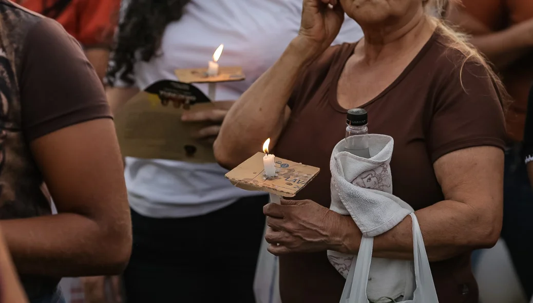 Devotos na celebração religiosa