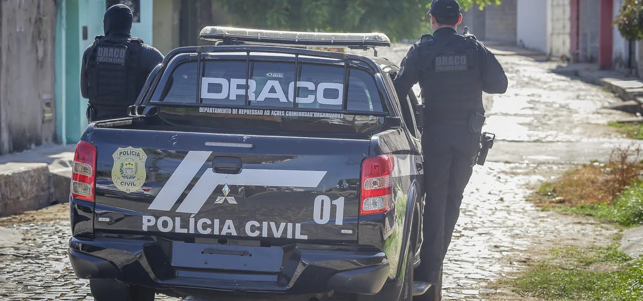 DRACO realiza retirada de pichações na zona Leste de Teresina