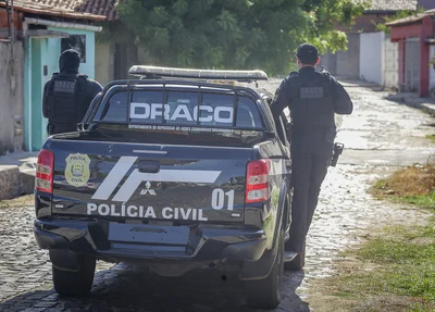 DRACO realiza retirada de pichações na zona Leste de Teresina
