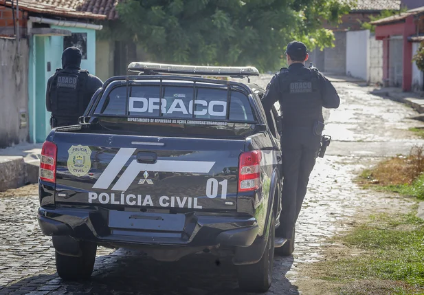 DRACO realiza retirada de pichações na zona Leste de Teresina