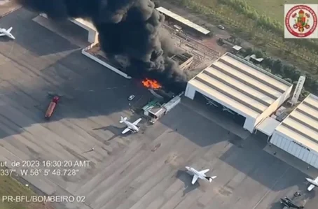 Duas pessoas morrem após avião cair e atingir hangar em Cuiabá