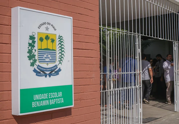 Entrega da reforma da escola Benjamin Baptista