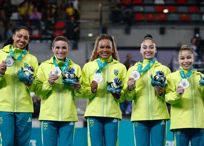 Equipe brasileira de ginástica artística feminina ganhou prata em Santiago