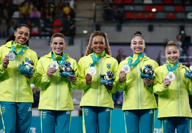 Equipe brasileira de ginástica artística feminina ganhou prata em Santiago