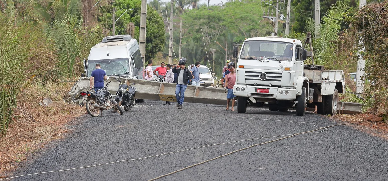 Estrada da Boa Hora interditada em consequência do acidente