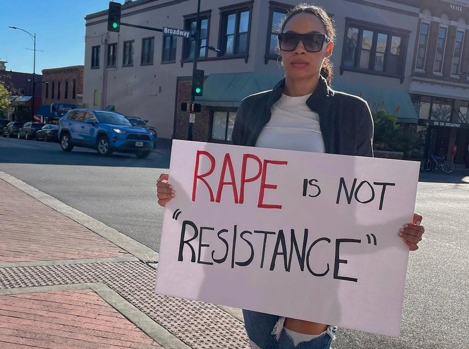 "Estupro não é 'resistência'", protesta Hila Fakliro, em suas redes sociais