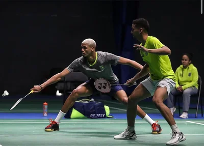 Fabrício Farias e Davi Silva vão a final do badminton
