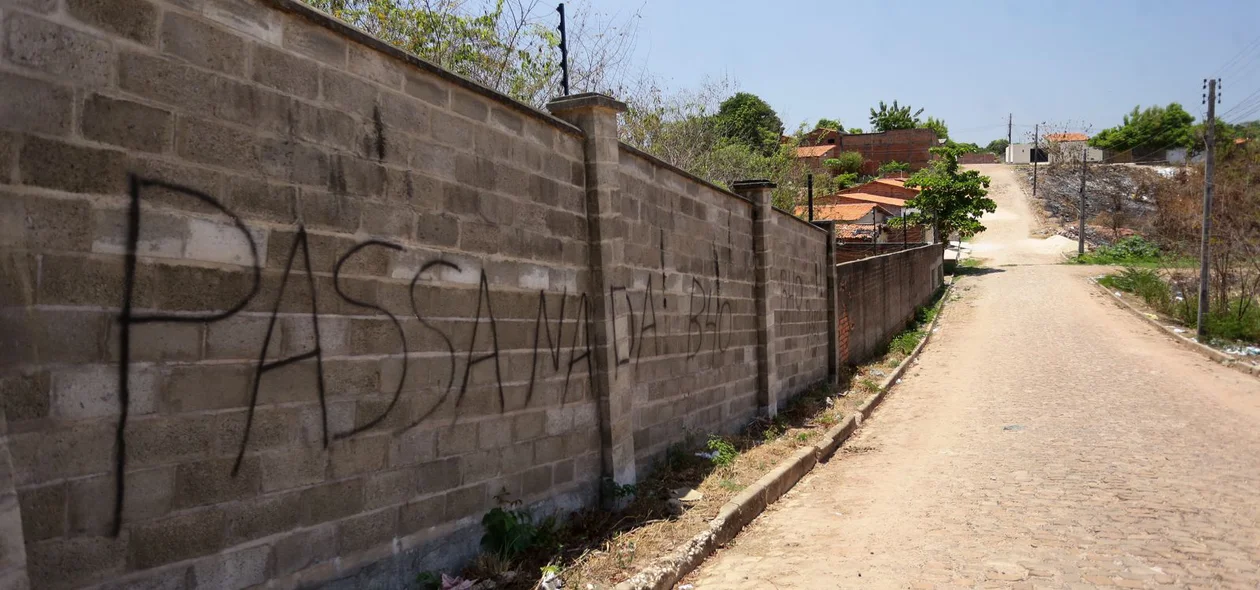 Pichação de facção criminosa