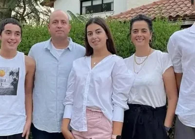 Família Kutz foi encontrada abraçada em casa