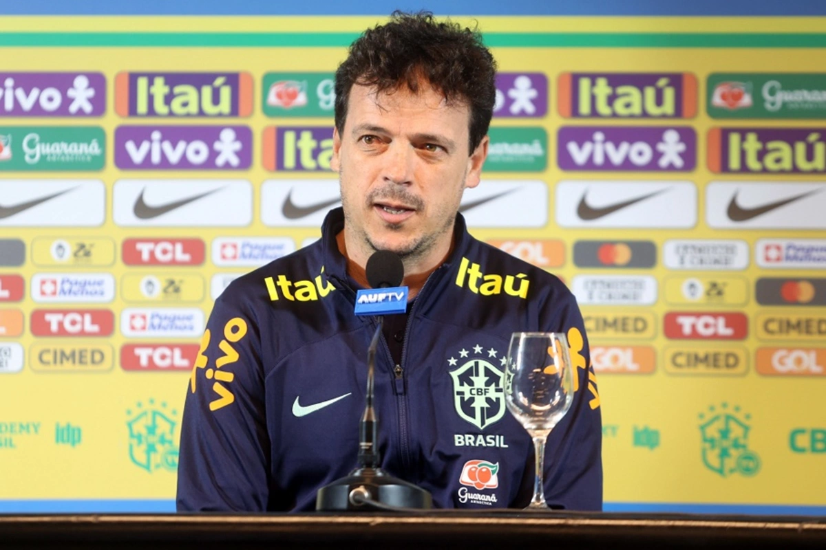 Fernando Diniz em coletiva pós-jog
