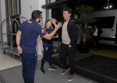 Fernando Diniz se apresenta para data Fifa