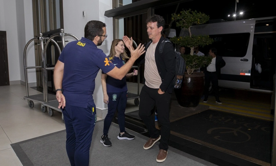 Fernando Diniz se apresenta para data Fifa