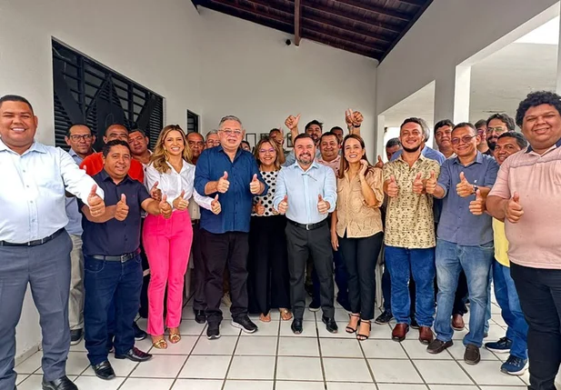 Florentino reúne lideranças de Teresina em café da manhã com Fábio Novo