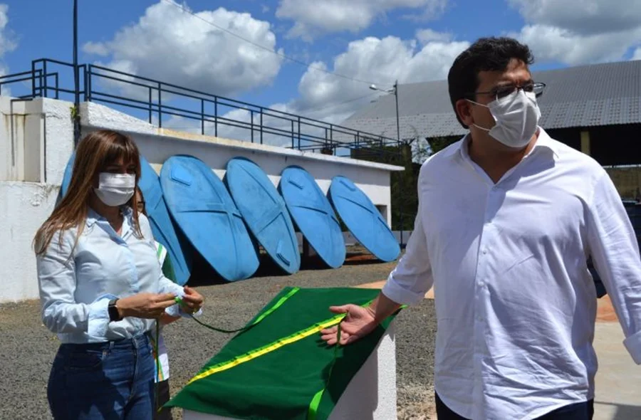 Governador do Piauí, Rafel Fonteles e prefeita de Esperarantina, Ivanária Sampaio