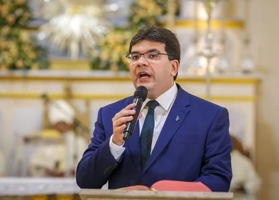 Governador Rafael Fonteles em missa de Ação de Graças