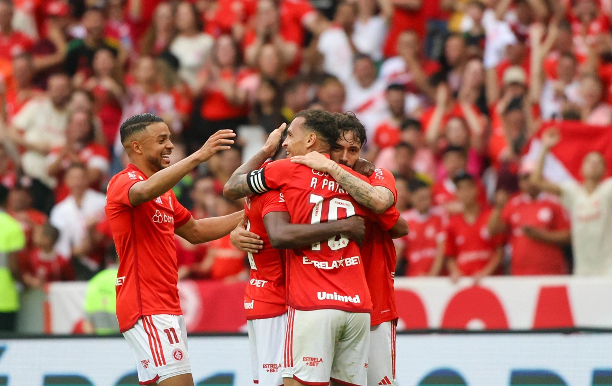Internacional goleou o Santos por 7 a 1
