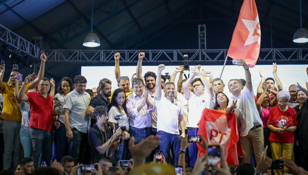Líderes do PT no lançamento da pré-candidatura de Fábio Novo