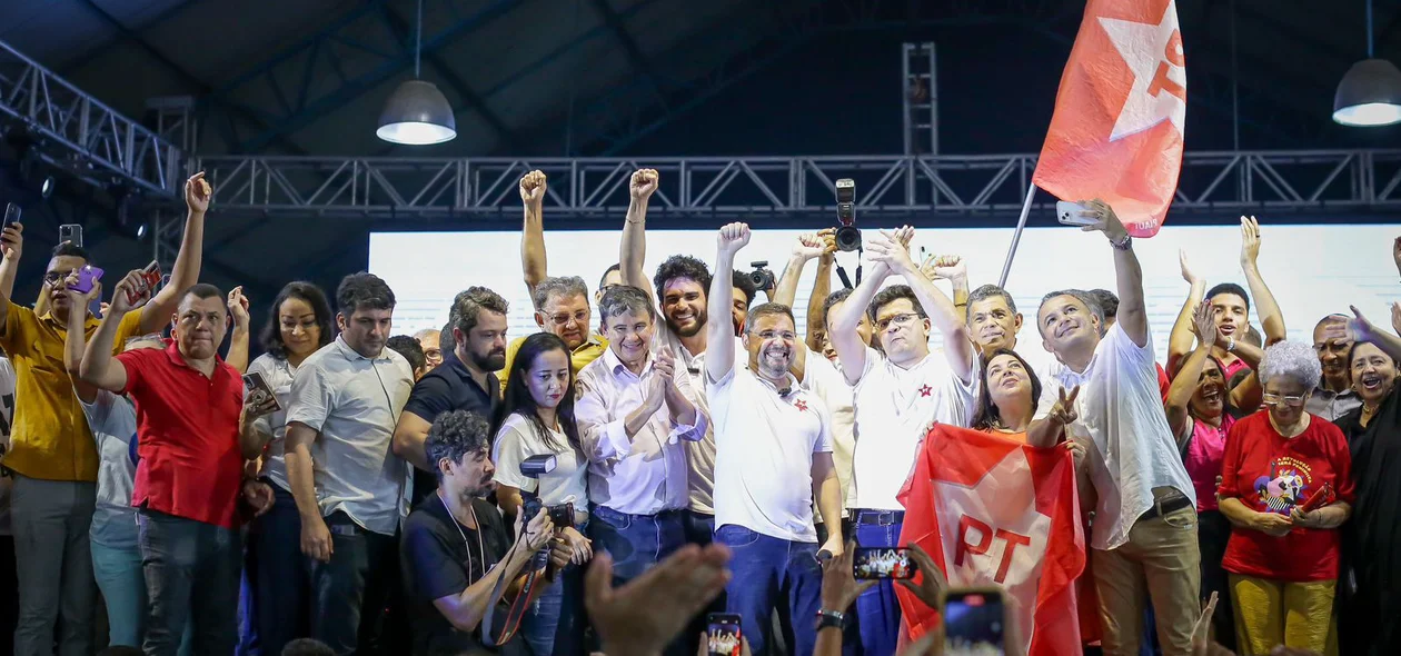 Líderes do PT no lançamento da pré-candidatura de Fábio Novo