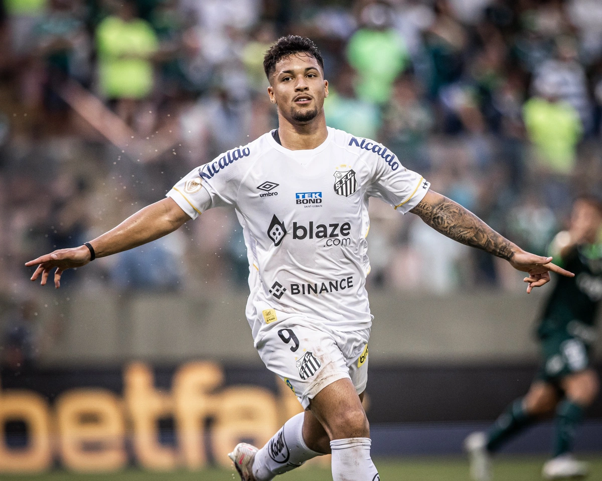 Marcos Leonardo marcou o gol da virada santista no Clássico da Saudade
