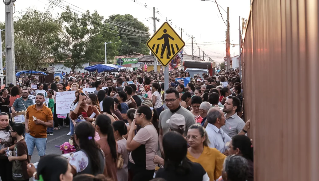 Milhares de fiéis na procissão