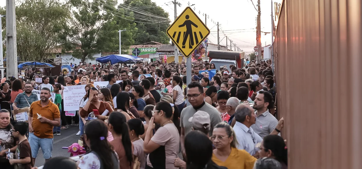 Milhares de fiéis na procissão