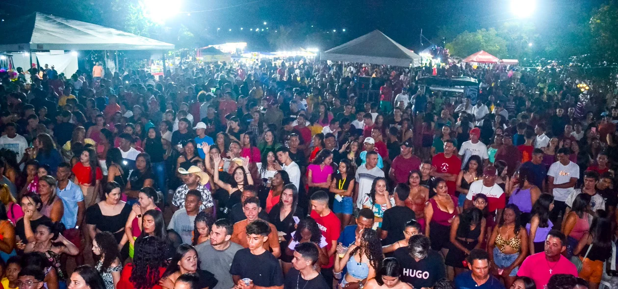 Multidão esteve presente na XIV Expofeira de Caprinos e Ovinos de Joaquim Pires