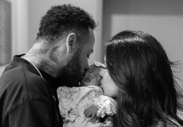 Neymar e Bruna Biancardi com a filha do casal, Mavie