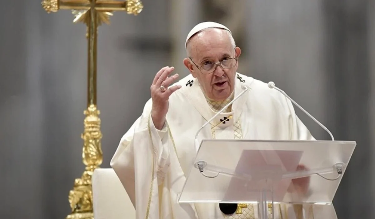 Correio do Brasil  Papa Francisco demite bispo conservador