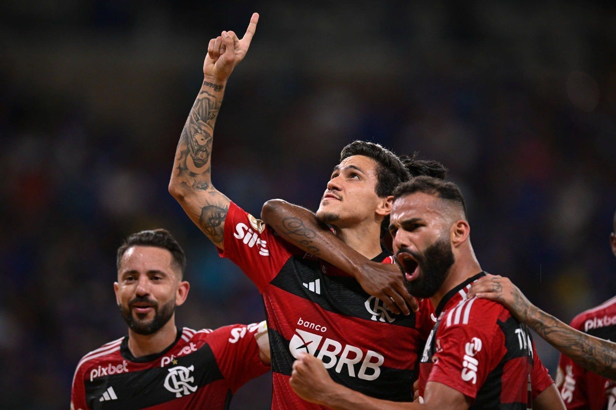 Pedro comemora o segundo gol do Flamengo contra o Cruzeiro