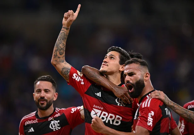 Pedro comemora o segundo gol do Flamengo contra o Cruzeiro