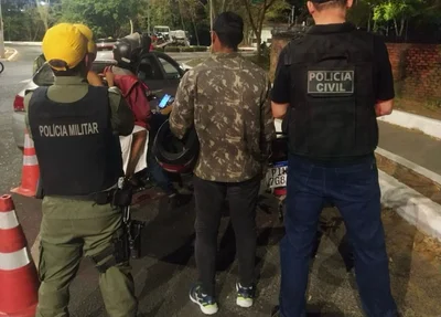 Polícia prende quatro pessoas durante blitzen em Teresina