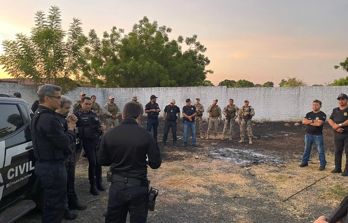 Policiais civis que participaram da operação na região da Grande Santa Maria da Codipi