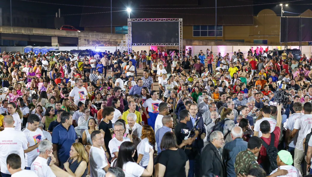 População no lançamento da construção do Hospital da Mulher