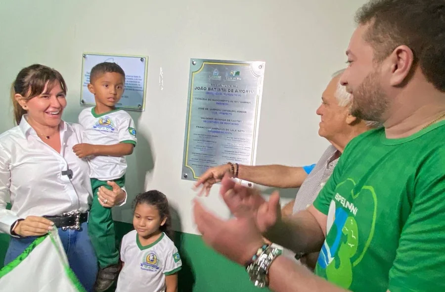 Prefeitura de Esperantina entrega reforma de escola municipal