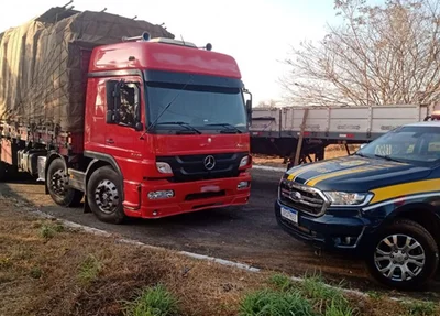 PRF apreende carga ilegal de quase 22m³ de madeira em Batalha do Piauí