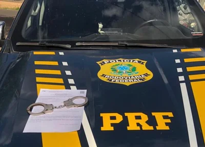 PRF prende foragido da Justiça de Alagoas por não pagamento de pensão alimentícia, em Picos