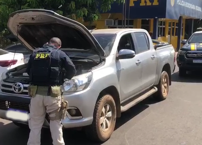 PRF recupera veículo modelo Hilux que tinha registro de roubo