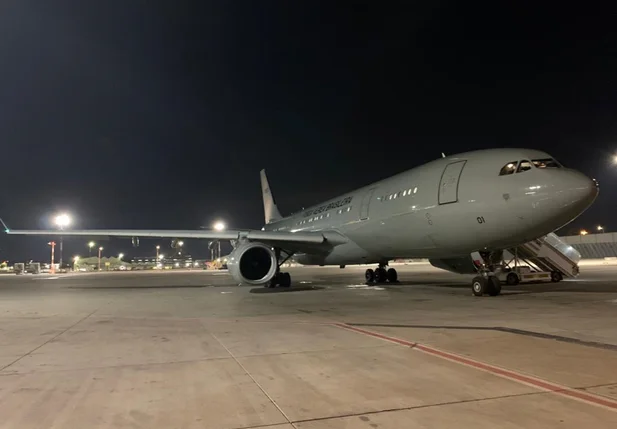 Primeiro avião da FAB saiu de Israel com 211 passageiros a bordo