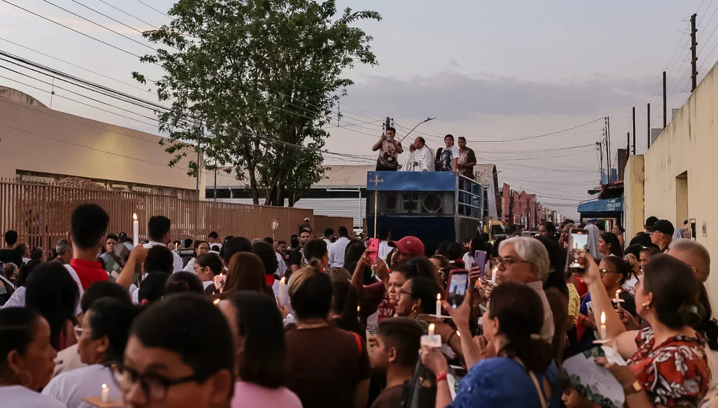 Procissão organizada pelo Santuário São Francisco de Assis