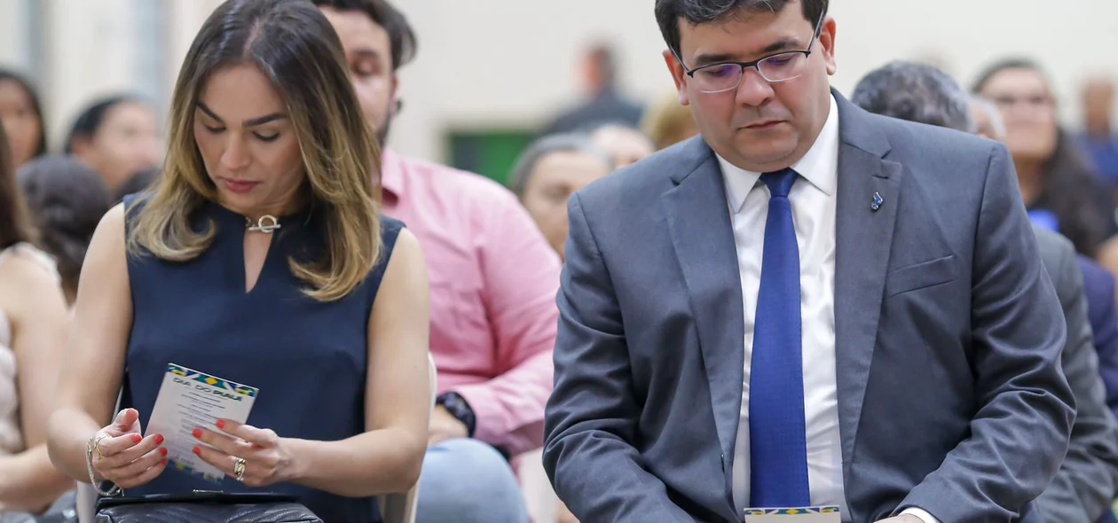 Rafael Fonteles e Isabel Fonteles participam de culto em ação de graças ao Dia do Piauí