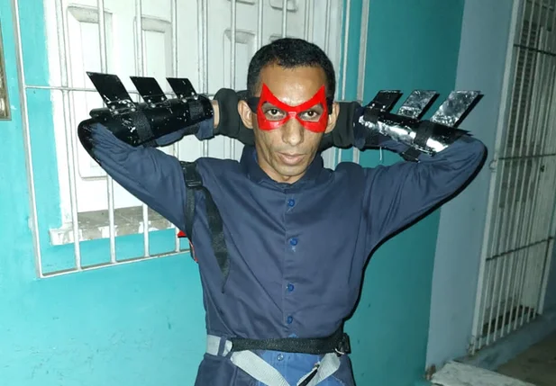 Rodrigo Rodrigues da Silva, preso vestido de super-herói em Parnaíba