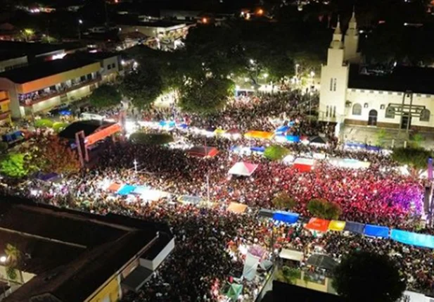 Shows em Altos reune multidão